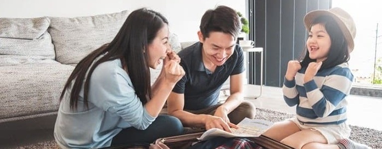 China travel guide featuring Alipay, WeChat Pay, transport tips and key apps
