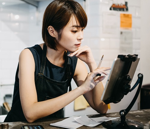 Active vs. Passive Investing | CIMB