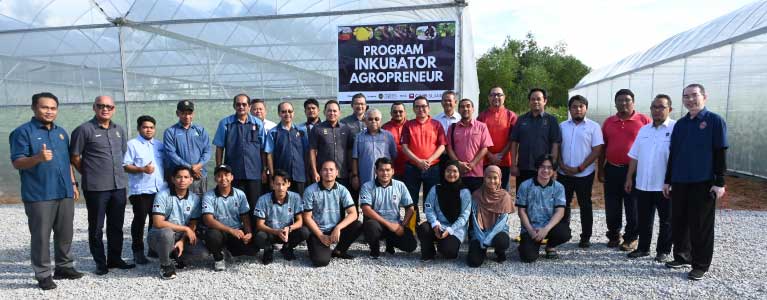 Program iTEKAD CIMB Islamic Melon Manis Terengganu Graduate Agropreneur